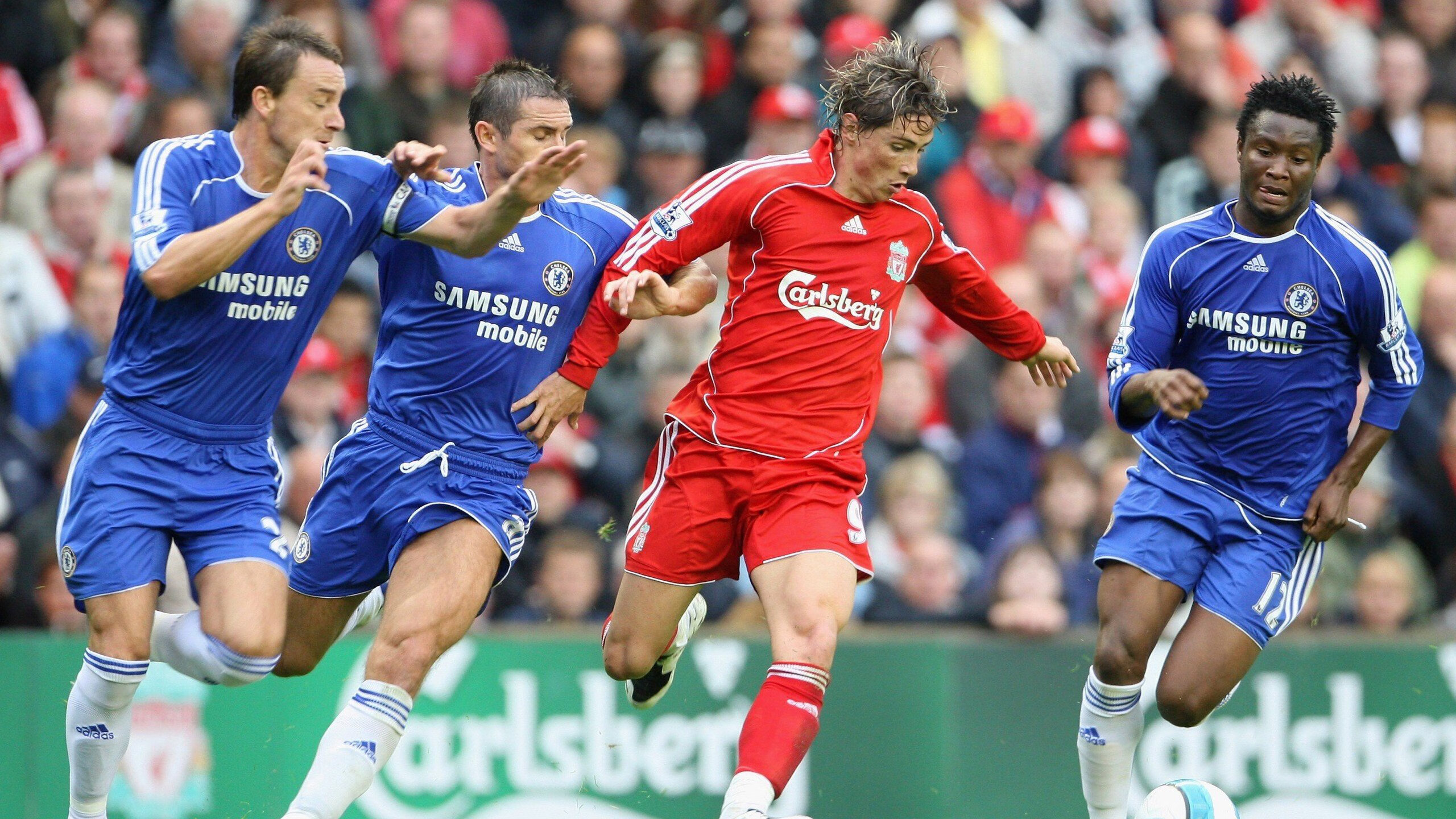 纽卡斯尔联球迷狂欢，团队士气高涨，纽卡斯尔联足球队